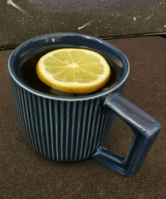 Earl grey z cytryną 🍋i z przyjemnością 💛

#wyzwanie_kfs_2023_2
#żółtywtorek